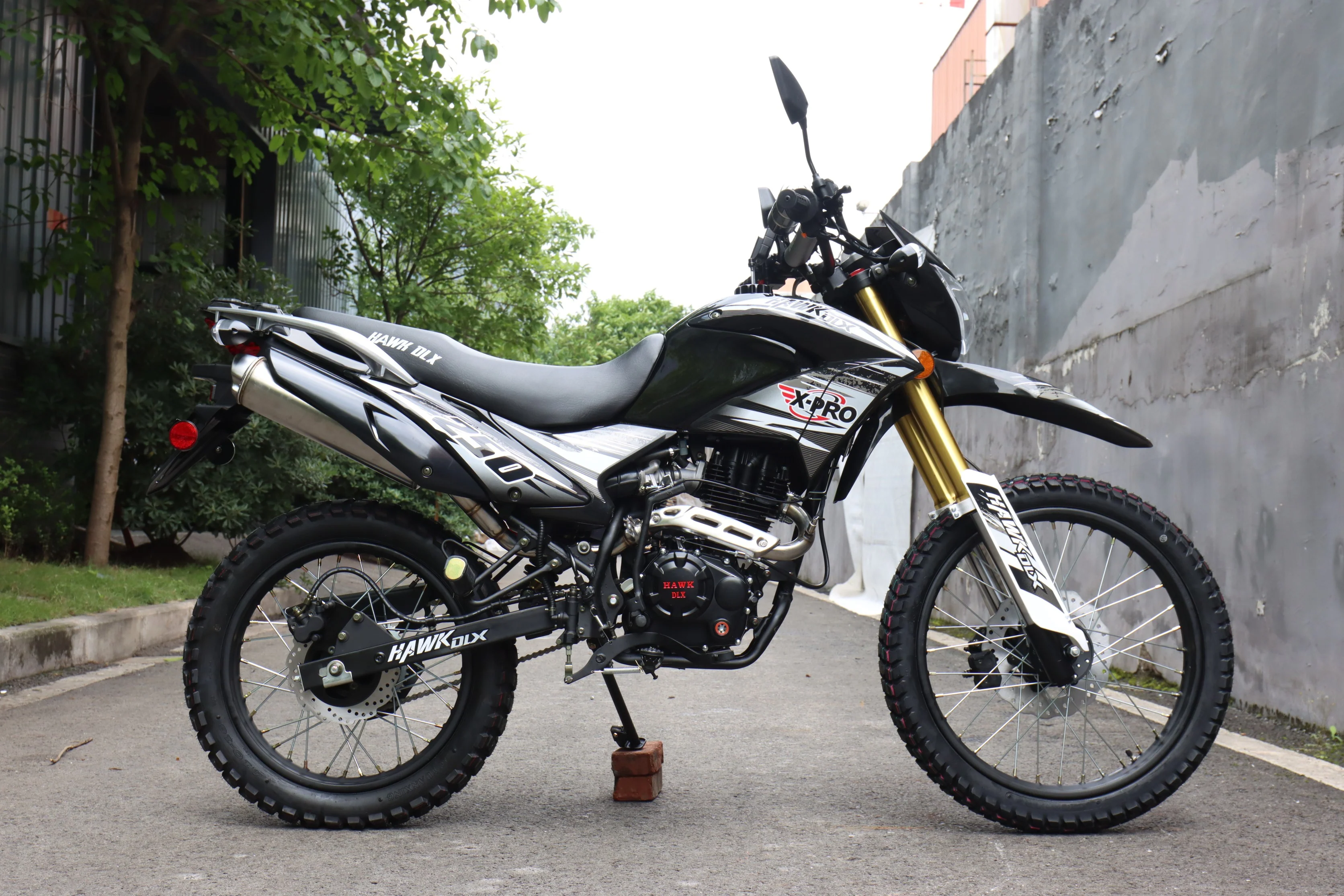 Free Shipping! X-PRO Hawk DLX 250 EFI Fuel Injection Motorcycle with 5-speed Manual Transmission and Electric/kick Start! Big 21in/18in Wheels! DOT Approved Street Legal! - Image 6
